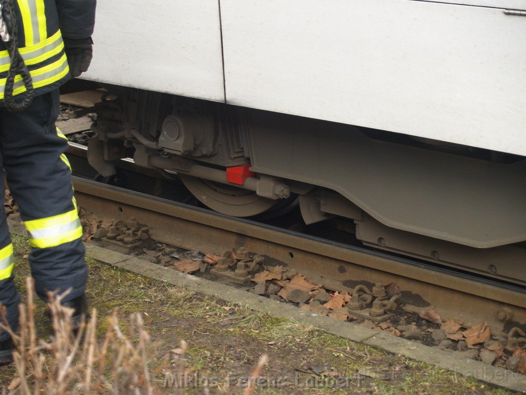 KVB Zug entgleist Koeln Suelz Suelzguertel P017.JPG